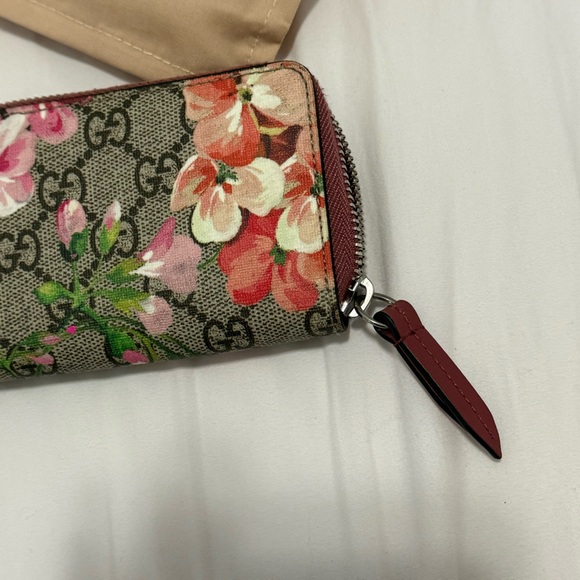 GG Supreme Monogram Blooms Zip Around Card Case Wallet AUTHENTIC - Picture 4 of 7